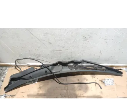 Mercedes-Benz E W212 Wiper trim A2128301013 A2128300013 SP6028