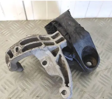 Renault Express Engine mount bracket 112322186R