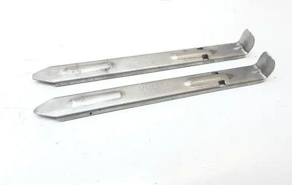 Volvo V70 Headlight/headlamp mounting bracket 30678340