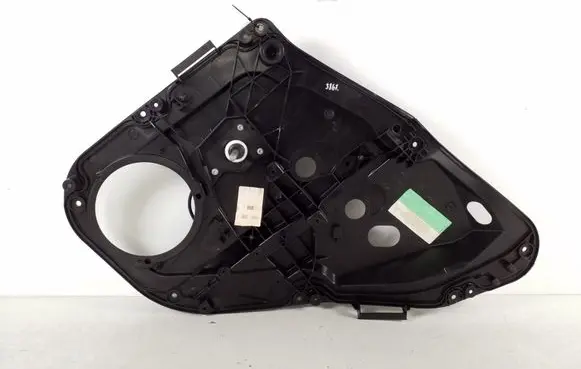 Rear door manual window regulator