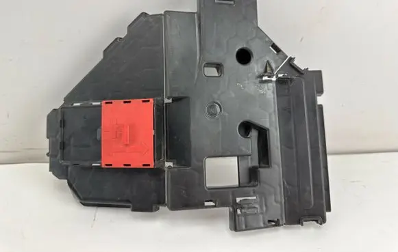 Mercedes-Benz EQC Fuse box cover DBPD925