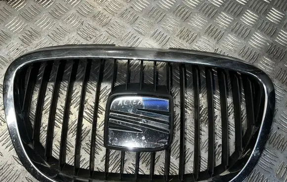 Seat Altea XL Front grill ST07011GAN