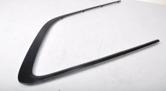 Volvo XC90 Rear door windshield rail 32244146