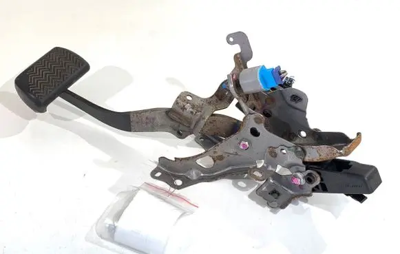 Toyota Yaris Cross Pedal assembly