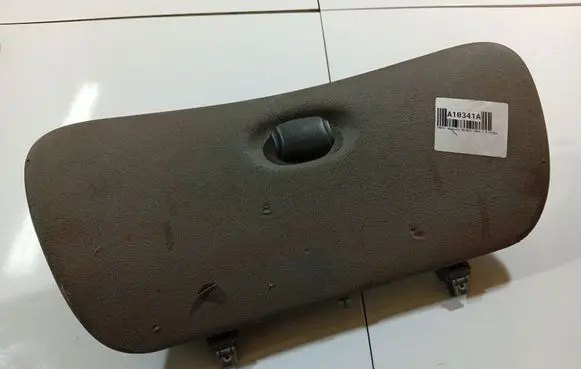 Glove box