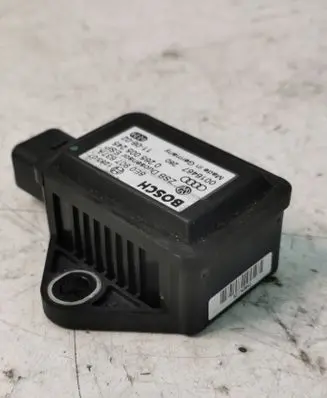 Audi A6 S6 C5 4B ESP acceleration yaw rate sensor 8E0907637A 0016467 0265005245