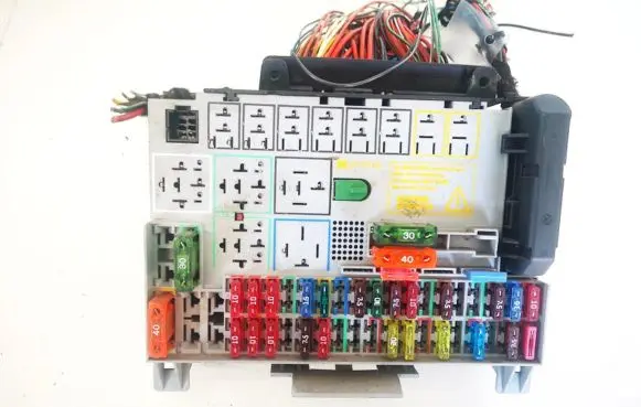 Opel Zafira A Fuse box set 90589979 90589965