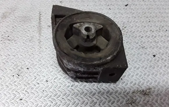 Mercedes-Benz A W168 Engine mount bracket