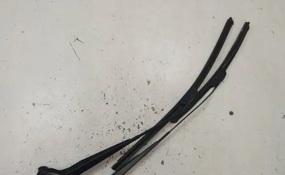 Dodge Caliber Front wiper blade arm