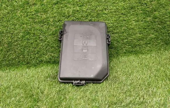 Fuse box cover
