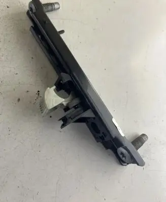 Jeep Patriot Seat belt height adjuster 6035809G5D T73PA14304 6037143