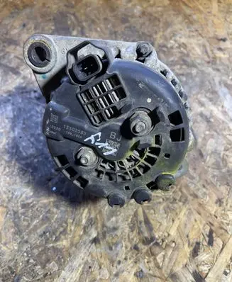 Opel Insignia A Generator/alternator 13502583