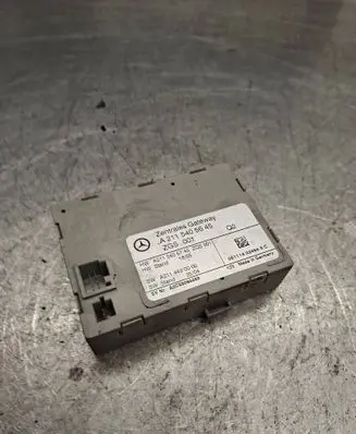 Mercedes-Benz E W211 Gateway control module A2115405645 A2114420000 A2115405745