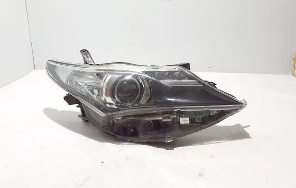 Toyota Auris E180 Headlight/headlamp 8113002E40