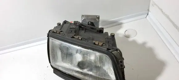 Audi A8 S8 D2 4D Headlight/headlamp 4D0941004P 0301047274