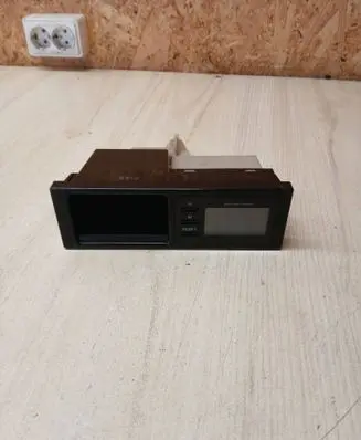 Mazda 626 Clock 