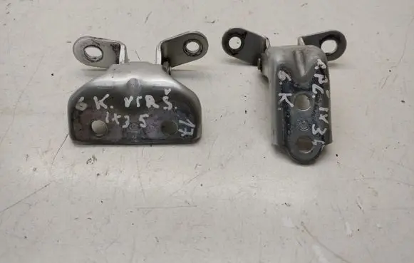 Rear door hinge set