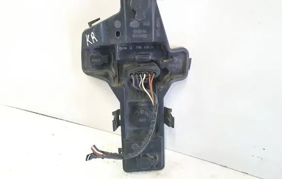 Volkswagen Touran I Tail light bulb cover holder 1T0945257D