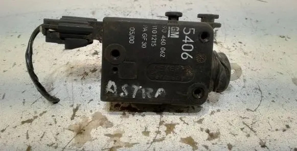 Opel Astra G Central locking motor 90460062 1101215 54U6