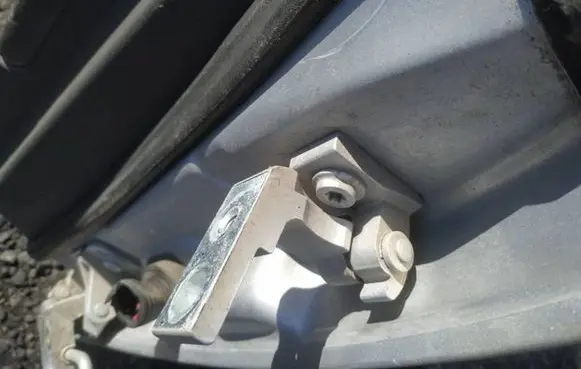 Rear door lower hinge