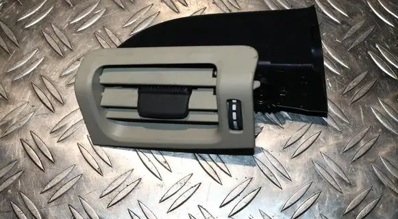 Volvo XC60 Quarter panel pressure vent 30671770
