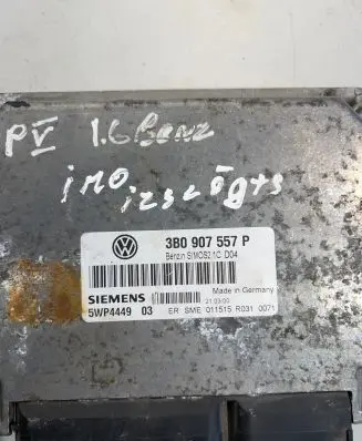 Volkswagen PASSAT B5 Engine control unit/module 3B0907557P 5WP444903 SMSS21CD04