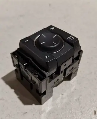 Lexus UX Wing mirror switch 183746