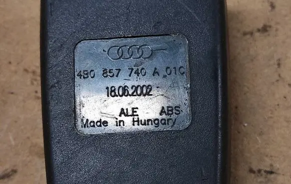 Audi A6 S6 C5 4B Middle seatbelt buckle (rear) 4B0857740A01C