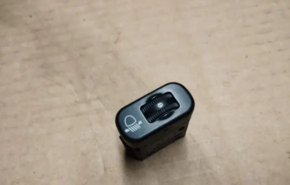 Chrysler Crossfire Headlight level height control switch A1938000073