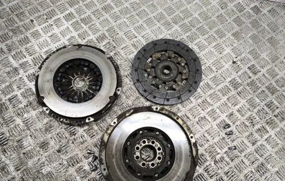 Lexus IS 220D-250-350 Clutch set kit