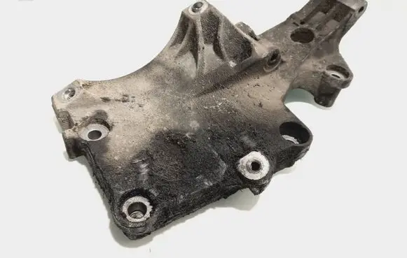 Skoda Octavia Mk2 (1Z) Generator/alternator bracket 03g903143f