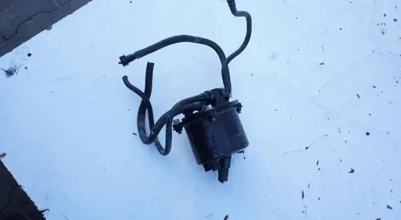 Peugeot 308 Fuel filter housing 