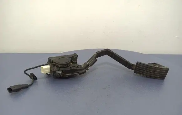 Peugeot 407 Accelerator throttle pedal 9650341780