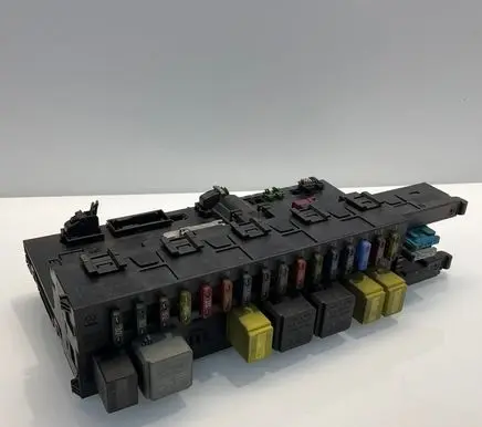 Mercedes-Benz E W211 SAM control unit 2115452101 5DK00804750 A2115452101