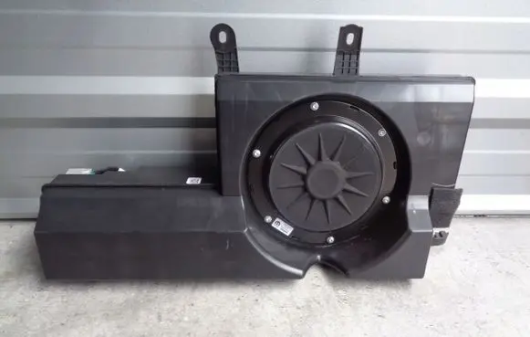 Jeep Renegade Subwoofer speaker 