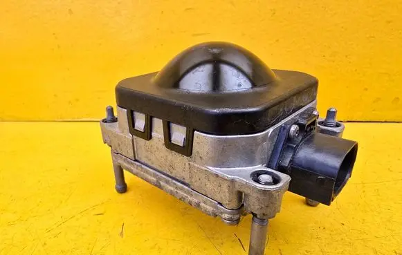 Mercedes-Benz B W246 W242 Distronic sensor radar A0009009608 A0009027427