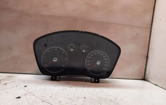 Ford Focus C-MAX Speedometer (instrument cluster) 4M5T10849 01282066