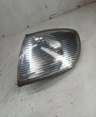 Audi A6 S6 C4 4A Front indicator light 185266B