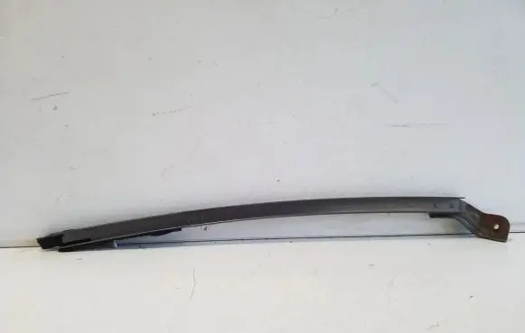 Honda CR-V Rear door windshield rail 