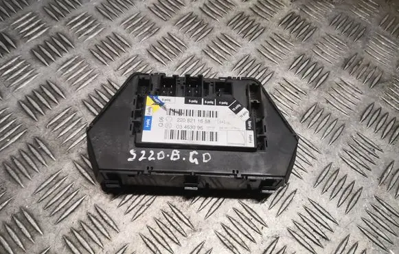 Mercedes-Benz S W220 Door control unit/module 2208211658 A2208211658