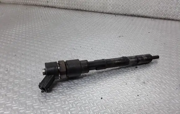 Fuel injector