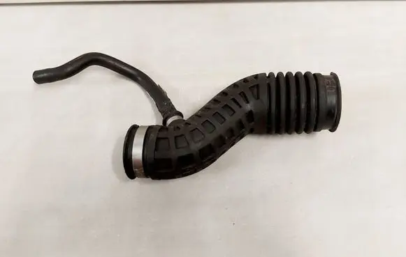 Nissan Qashqai Breather/breather pipe/hose 1022314S01