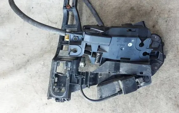 Ford S-MAX Rear door lock AM2AR26412AA A048317