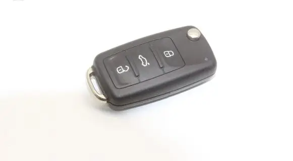 Volkswagen Beetle A5 Ignition key/card 5K0837202BH