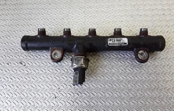 Volvo V50 Fuel main line pipe 9681649580