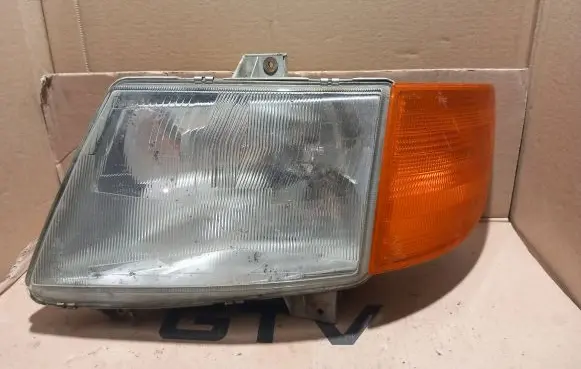 Mercedes-Benz Vito Viano W638 Headlight/headlamp 6388200061