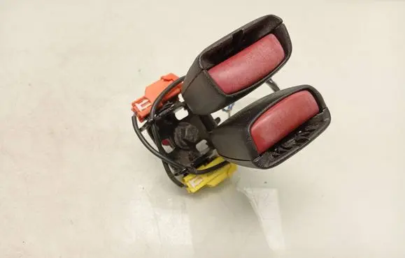 Volvo S80 Rear seatbelt buckle 6841622 317104 605161400A