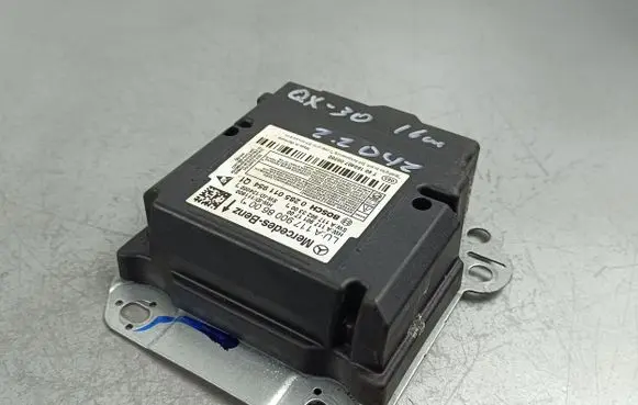 Infiniti QX30 Airbag control unit/module A1779008600