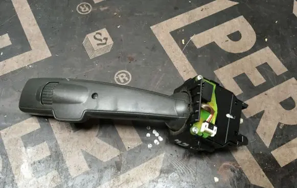 Ford Focus Wiper control stalk 17D770