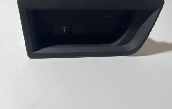 BMW M4 F82 F83 USB socket connector 9207358 105026813 58450710